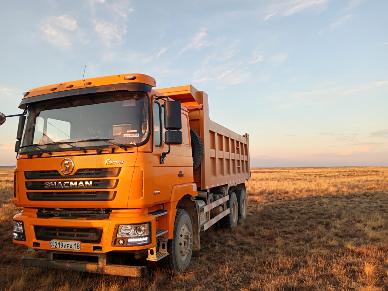 Самосвал Shacman